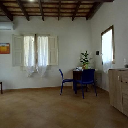 Oltre: Monolocale Con Terrazzo Privato Al Piano Appartement Trapani Buitenkant foto