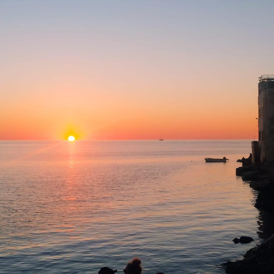 Oltre: Monolocale Con Terrazzo Privato Al Piano Appartement Trapani Buitenkant foto